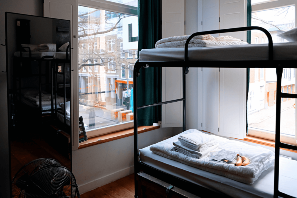 hostel-bunk-beds